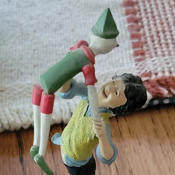 Franklin Mint Children of the World Figurines - Picture 2 of 12